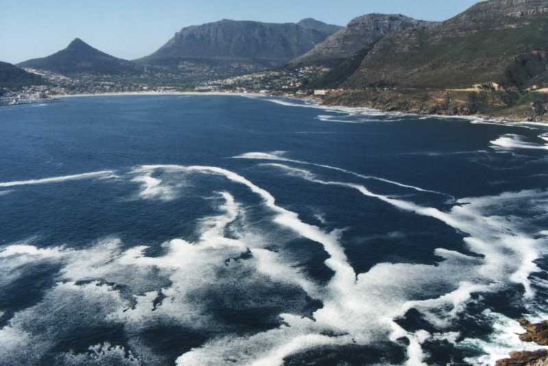 Hout Bay from Chapmans Peak with sea patterns